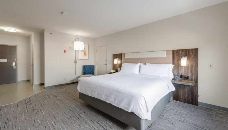Camera - Holiday Inn Express & Suites EDMONTON SOUTH by IHG