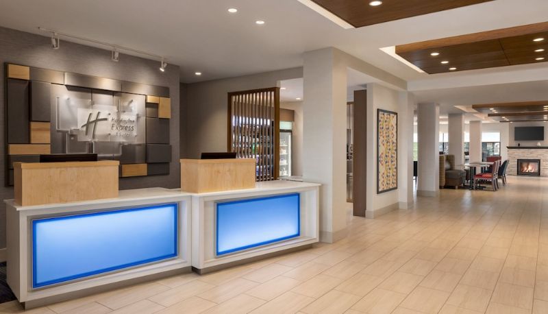 ホテルの屋外エリア - Holiday Inn Express & Suites DENVER AIRPORT by IHG