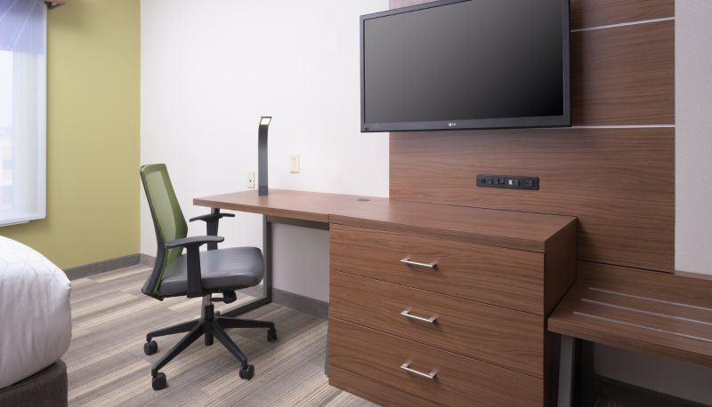 Room - Holiday Inn Express & Suites CHATTANOOGA DOWNTOWN by IHG