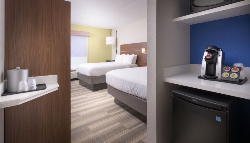 Room - Holiday Inn Express & Suites CHATTANOOGA DOWNTOWN by IHG