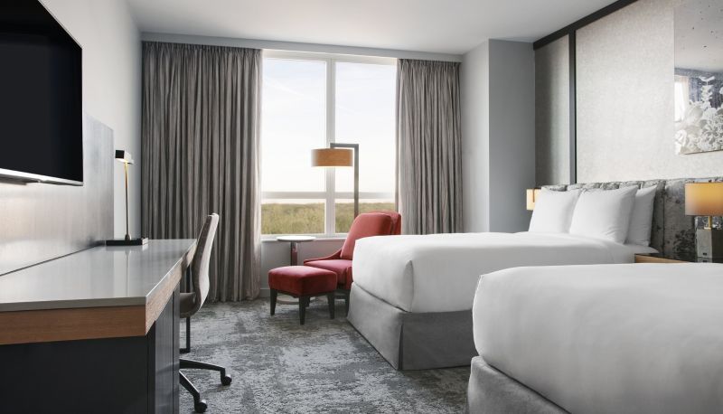 Room - Loews Chicago O Hare Hotel