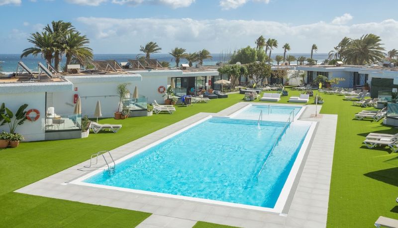 Piscina - Bungalows Doña Rosa