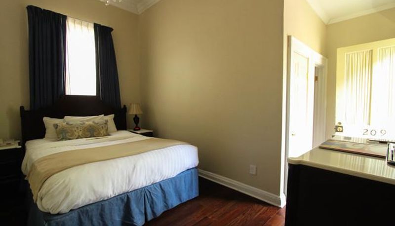 Pokój - Hotel St. Pierre a French Quarter Inns Hotel