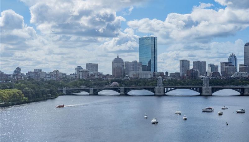 Camera - The Royal Sonesta Boston