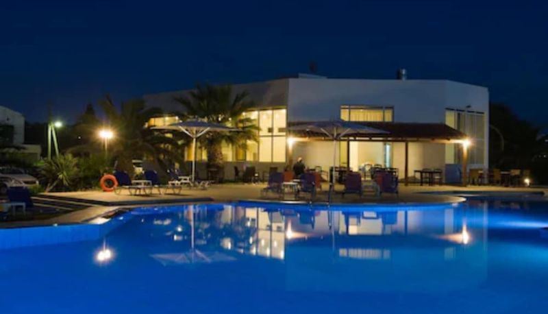 Piscina - Akti Corali