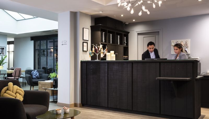 Recepción - Helios Opera Hotel
