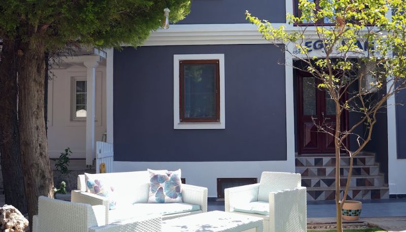 Bahçe - Ege Han Otel
