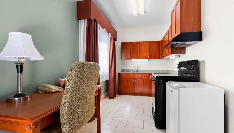 Zimmer - Quality Inn & Suites McAlester on Hwy 69
