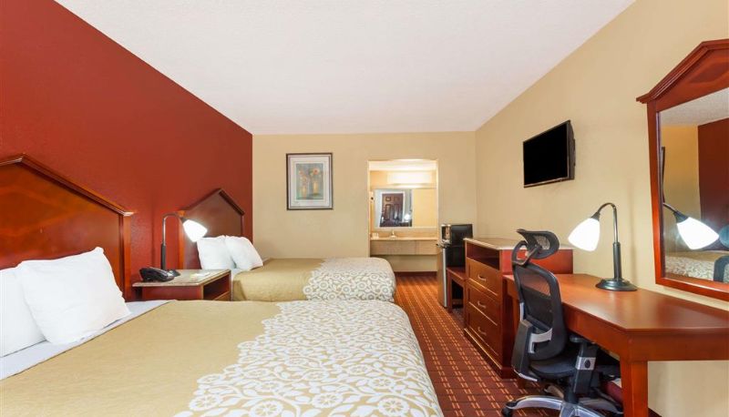 Zimmer - Days Inn by Wyndham Columbia