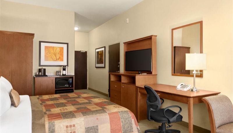 Camera - Ramada by Wyndham Drayton Valley
