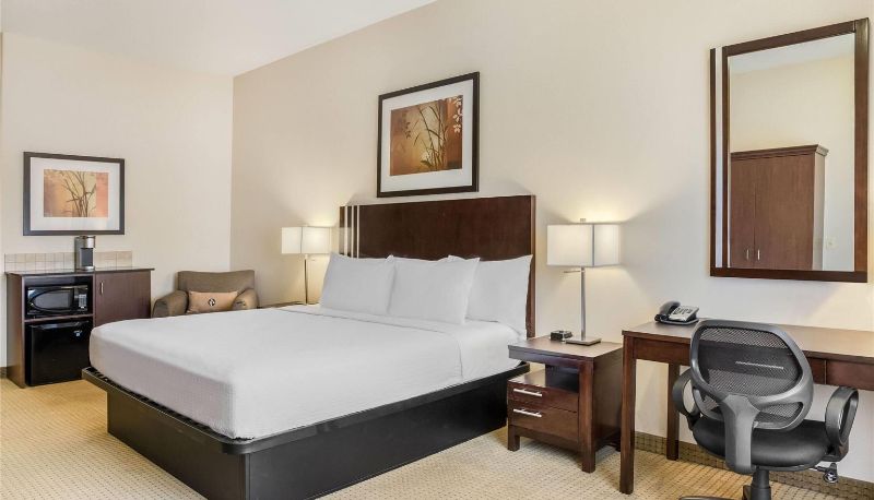 Camera - Ramada by Wyndham Lac La Biche