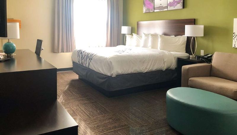 Room - Sleep Inn & Suites Quebec City East
