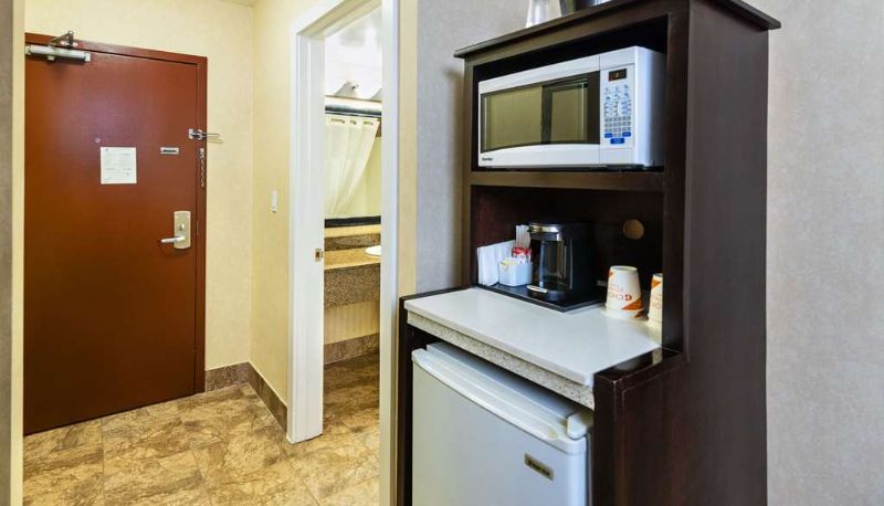 Zimmer - Comfort Inn and Suites