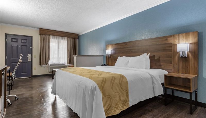 Zimmer - Quality Inn & Suites Ft. Jackson Maingate