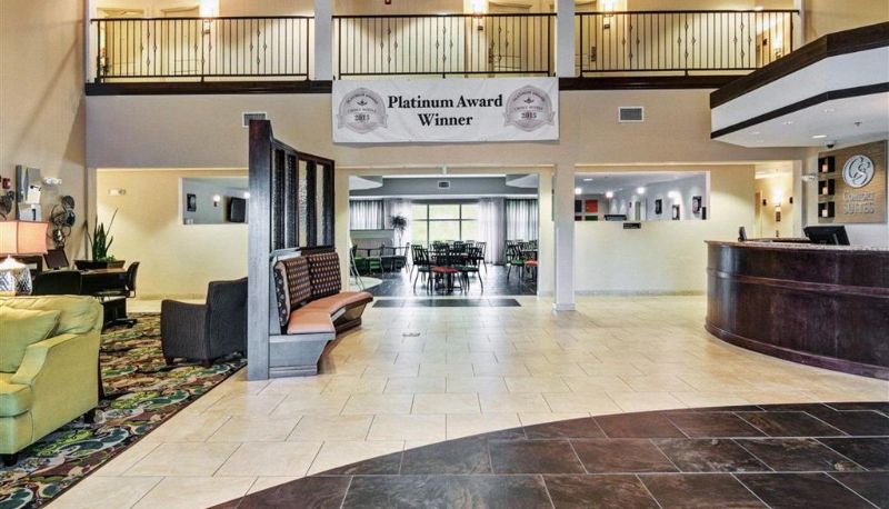 Salón - Comfort Suites near Hot Springs Park