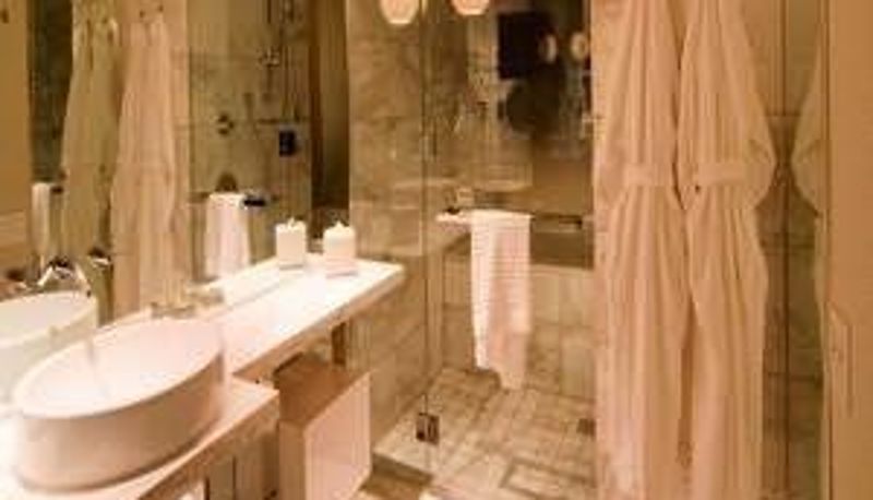 Info - JET LUXURY  AT  PALMS PLACE