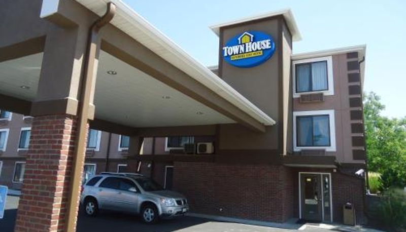 Info - TownHouse Extended Stay Hotel Downtown