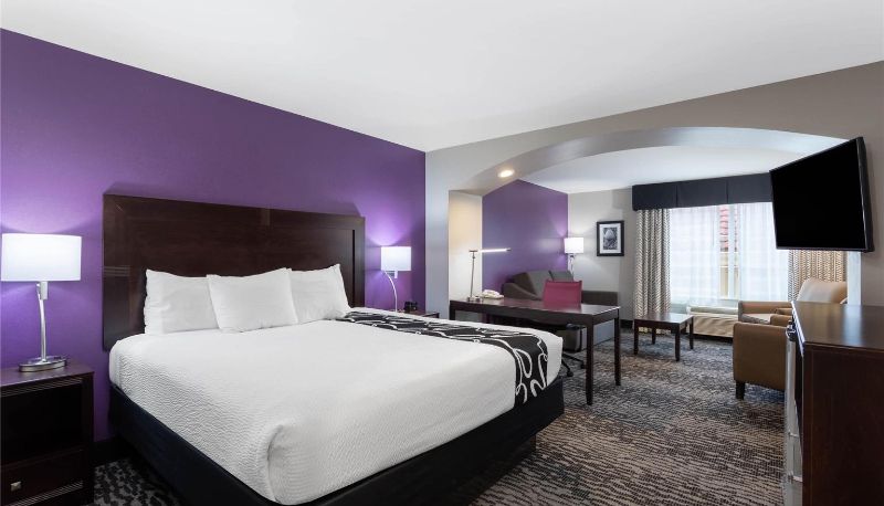 Suite - La Quinta Inn & Suites by Wyndham Huntsville Airport Madison
