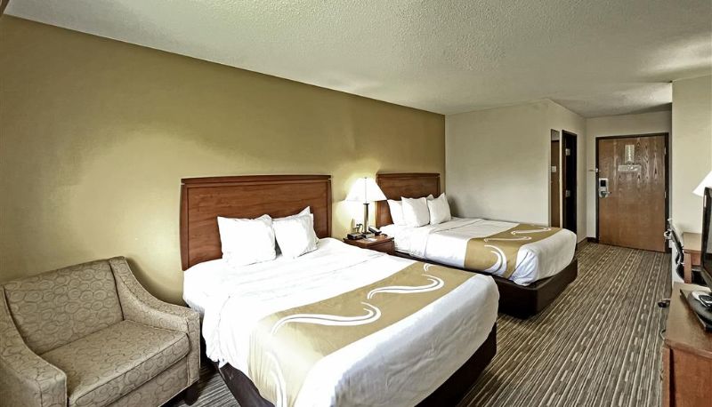 Zimmer - Quality Inn Mitchell I-90