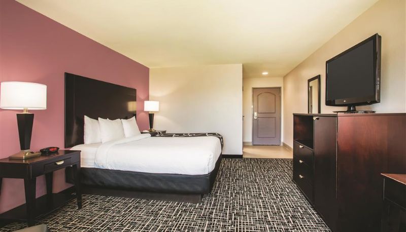 Zimmer - La Quinta Inn & Suites by Wyndham Russellville
