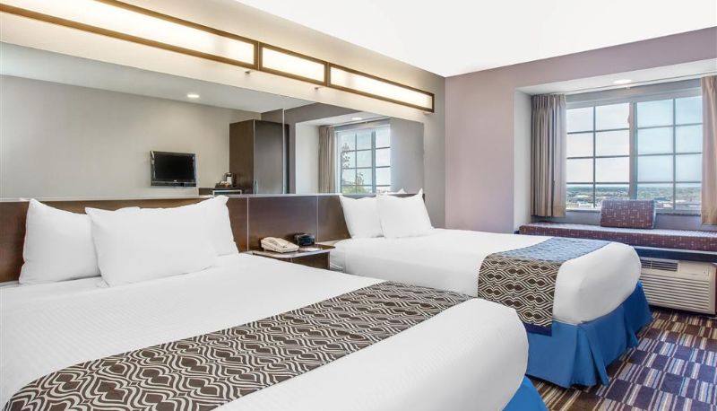 Camera - Microtel Inn & Suites by Wyndham Tuscaloosa Near University