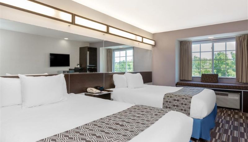 Camera - Microtel Inn & Suites by Wyndham Tuscaloosa Near University