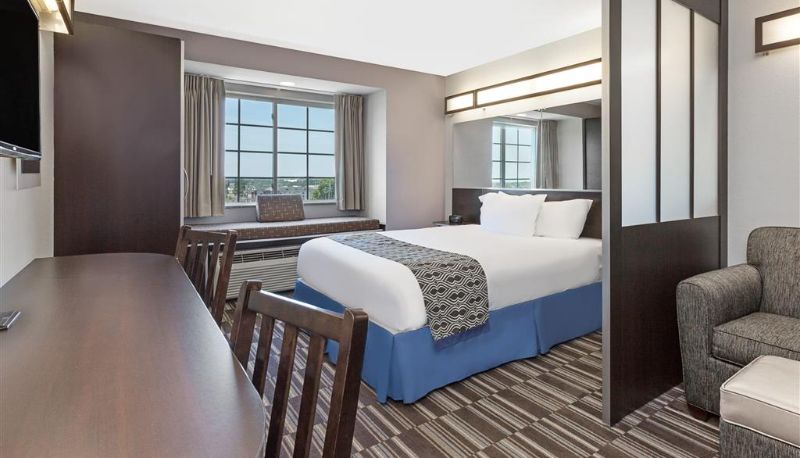 Camera - Microtel Inn & Suites by Wyndham Tuscaloosa Near University