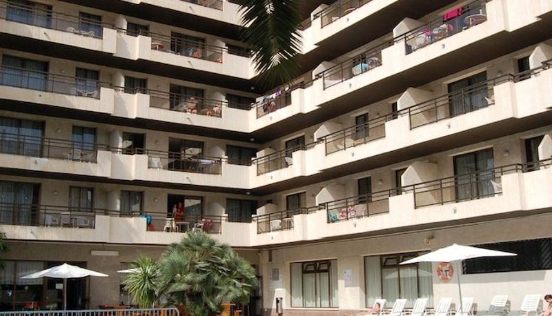 Piscina - Apartaments CYE SALOU