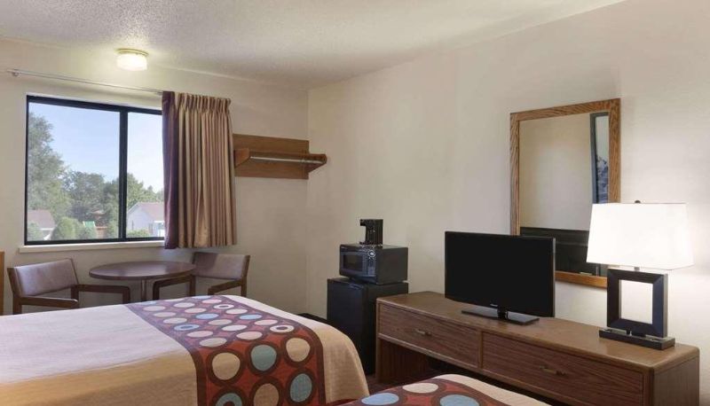 Vierbettzimmer - Super 8 by Wyndham Wall