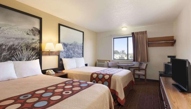 Vierbettzimmer - Super 8 by Wyndham Wall