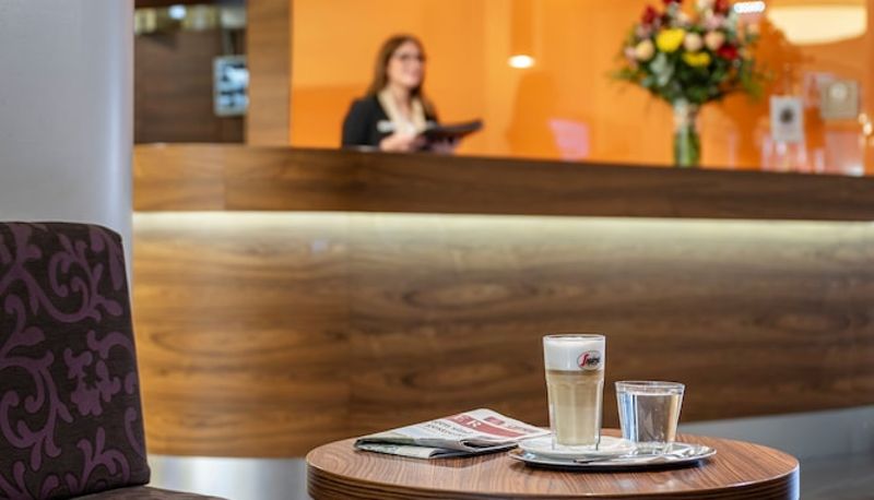 レセプション - Hotel Imlauer Vienna