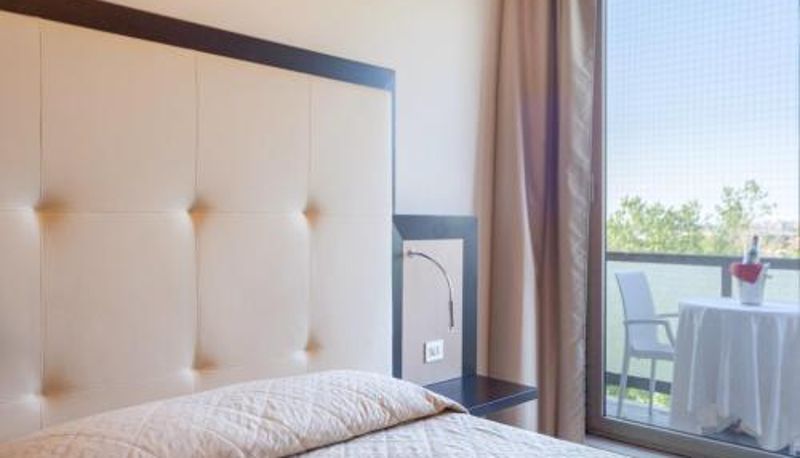 Info - Suite Hotel Elite