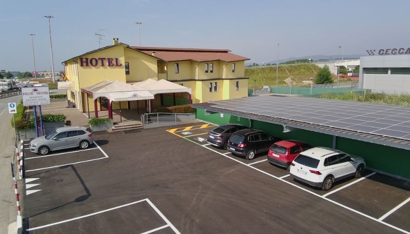 Otel açık alanı - Felix