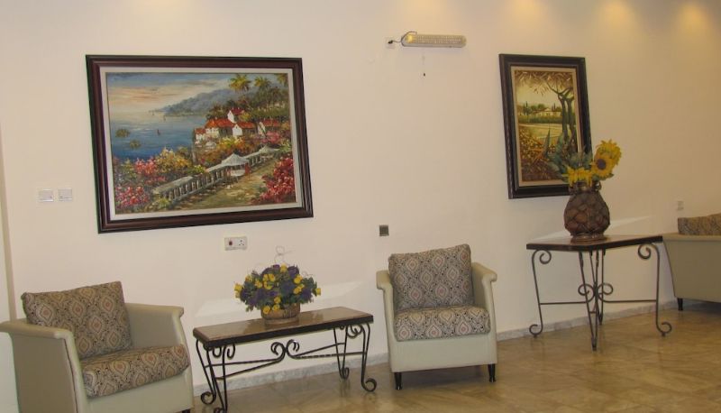 Salon - Berger Ultra Orthodox Hotel