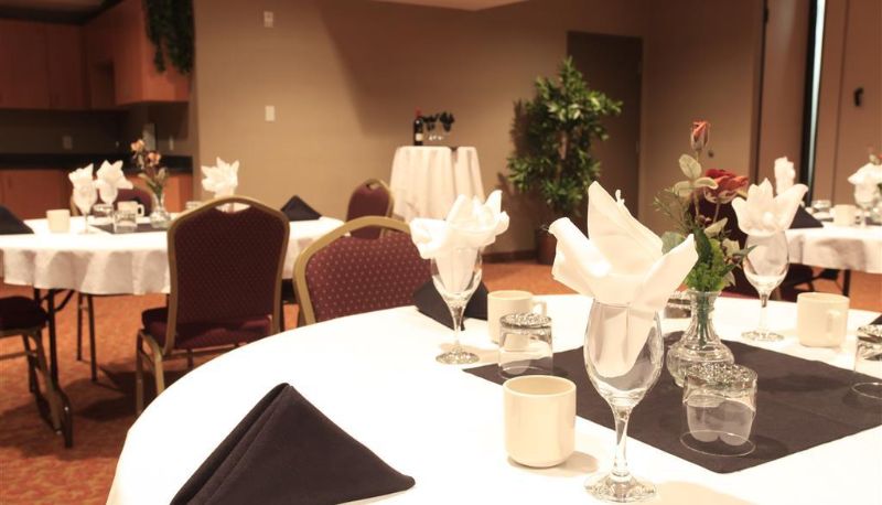 Sala de conferencias - Coast Grimshaw Hotel and Suite