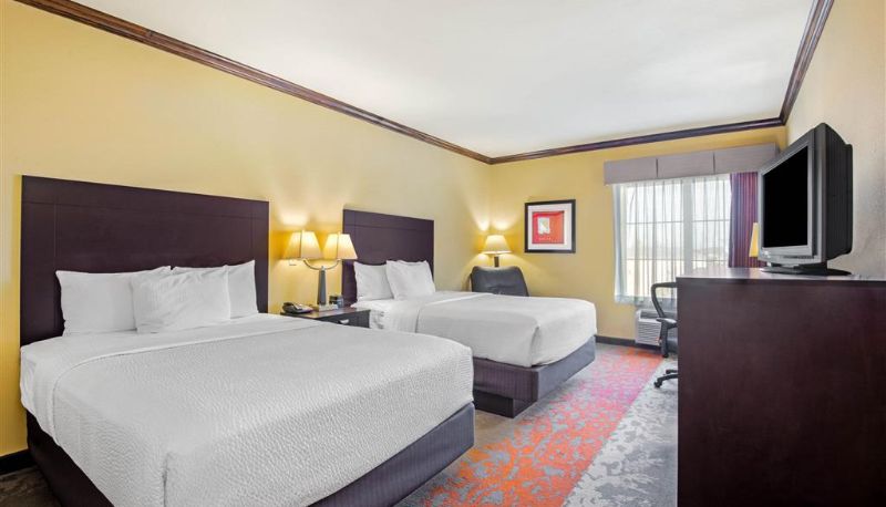 Camera - La Quinta Inn & Suites by Wyndham Eastland