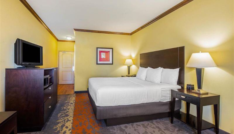 Camera - La Quinta Inn & Suites by Wyndham Eastland