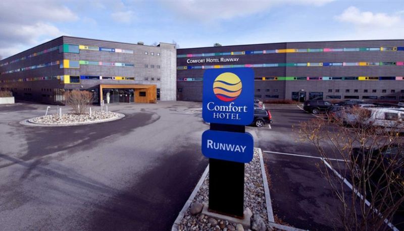 Vue extérieure - Comfort Hotel RunWay