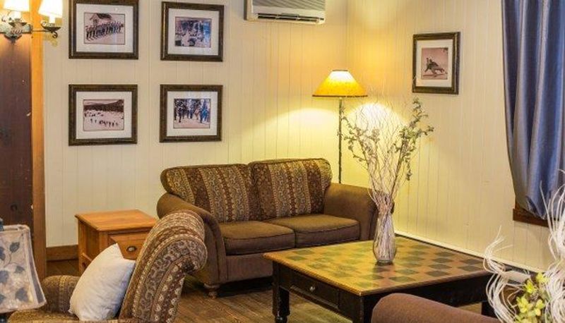 Lobby - La Place St Bernard