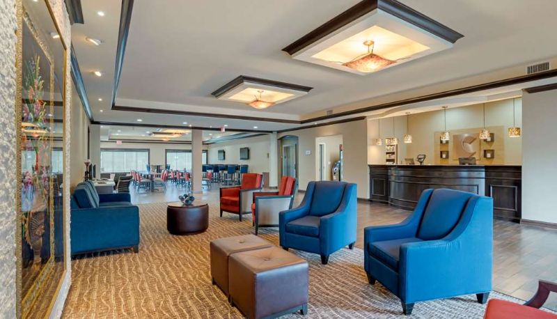 Hall - Comfort Suites Alexandria North