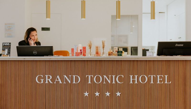 Reception - Grand Tonic Hotel & SPA NUXE
