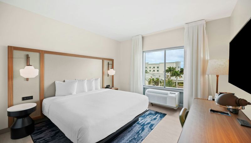 Camera - Fairfield Inn and Suites by Marriott Fort Lauderdale Airport & Cruise Port