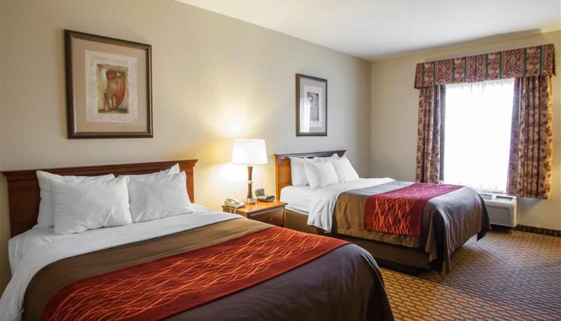 Room - Comfort Inn & Suites Harrisonville