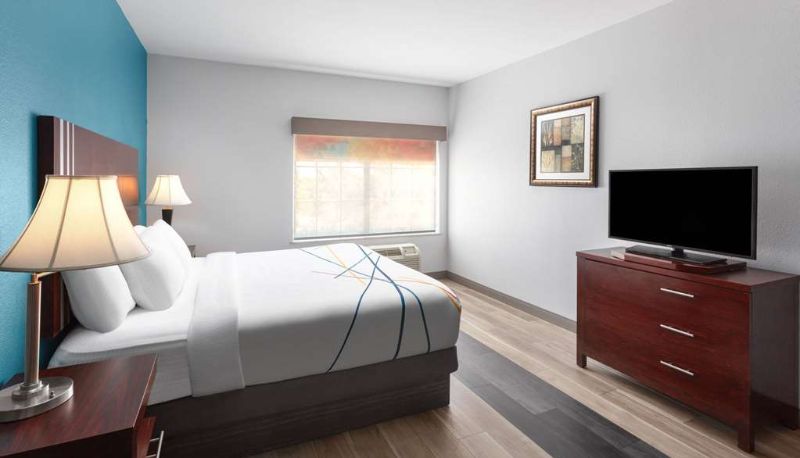 Camera - La Quinta Inn & Suites by Wyndham Woodward