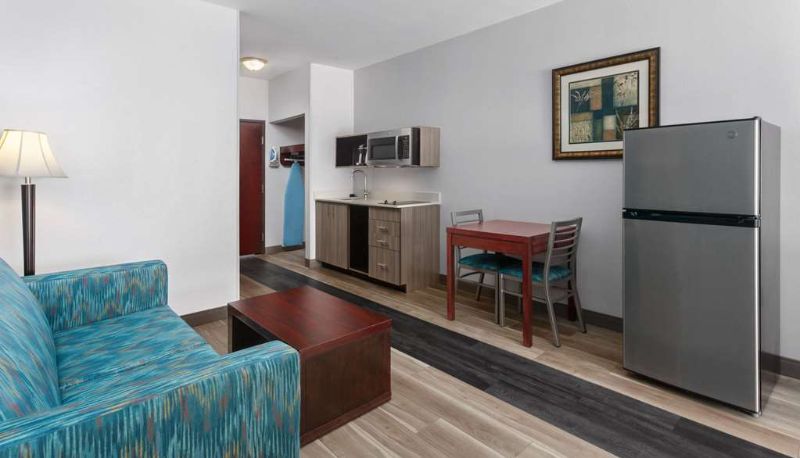Camera - La Quinta Inn & Suites by Wyndham Woodward