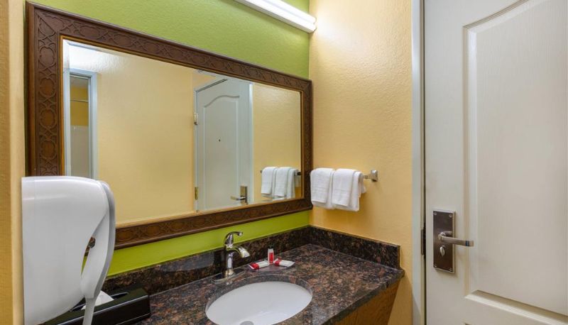 Zimmer - Super 8 by Wyndham Lake of the Ozarks