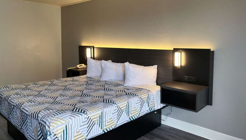 Suite - GA Studio 6 Suites Perry