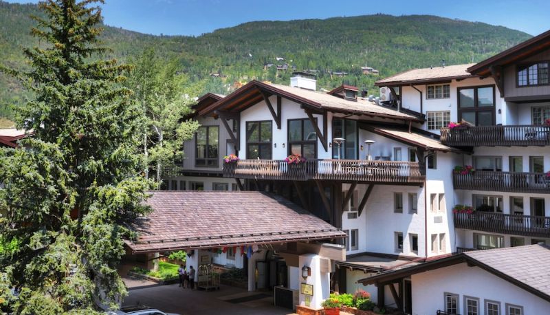 ホテルの屋外エリア - a RockResort by Vail Resorts The Lodge at Vail