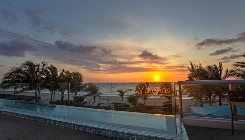 Piscina - Marenas Beach Resort