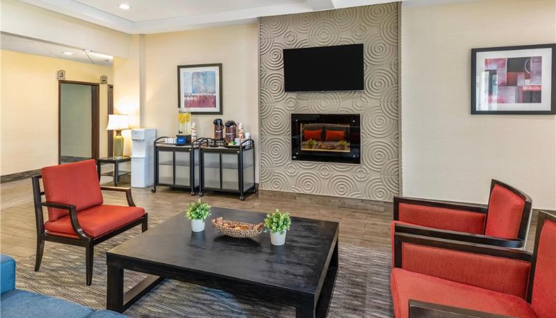 Hall - Comfort Inn